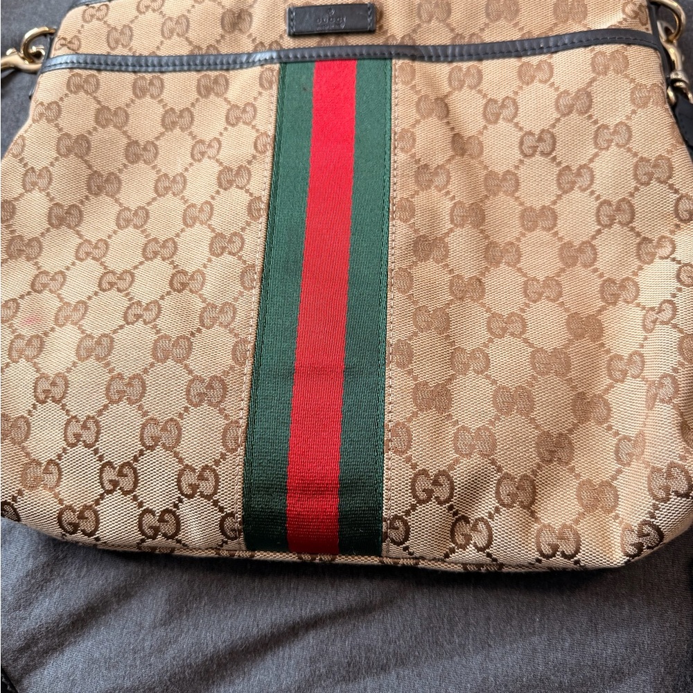 Gucci Beige and Black Crossbody with Red and Green Stripe - Picture 3 of 9